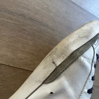 Golden Goose Ayakkabısında Taban Çatlağı Ve Deri Soyulması Şikayeti