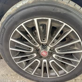 Solicito cambio de neumático Hankook Ventus Prime por grieta lateral