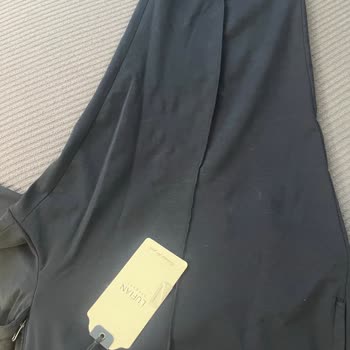 Lufian Mağazasından Gelen Pito Chino Pantolon Yırtık Ve Lekeli