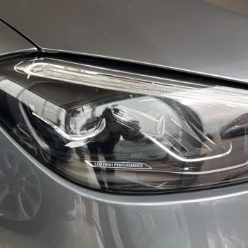 Mercedes C200 Far Camı Çatlakları Garanti Kapsamında Hızlı Onarım Talebi