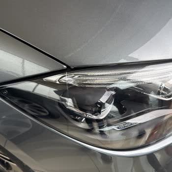 Mercedes C200 Far Camı Çatlakları Garanti Kapsamında Hızlı Onarım Talebi