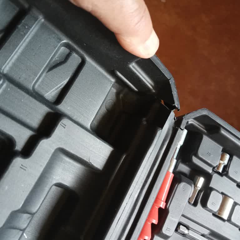 Yanlış Marka Matkap, Lazer Metre Eksik Ve Kargo Hasarlı