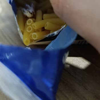 Siyah Ve Kirli Makarna Paketi İçin Yanıtsız Şikayet Ve İade Talebi