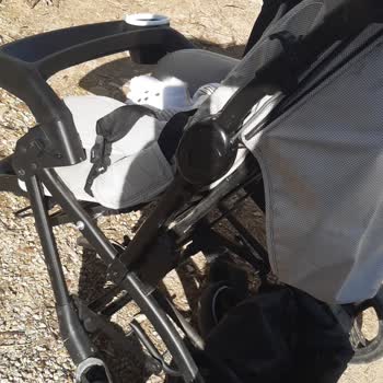 Be-Be Çocuk Arabası Bir Yıl İçinde Kırıldı Ve Mağaza Sorumluluk Almıyor