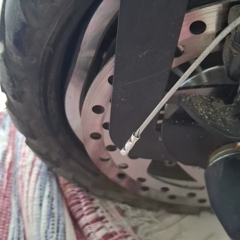 Yeniden Aldığım Scooter’ımın Arka Jantı Çukura Girdi Ve Ücretsiz Garanti Tamiri Talebi