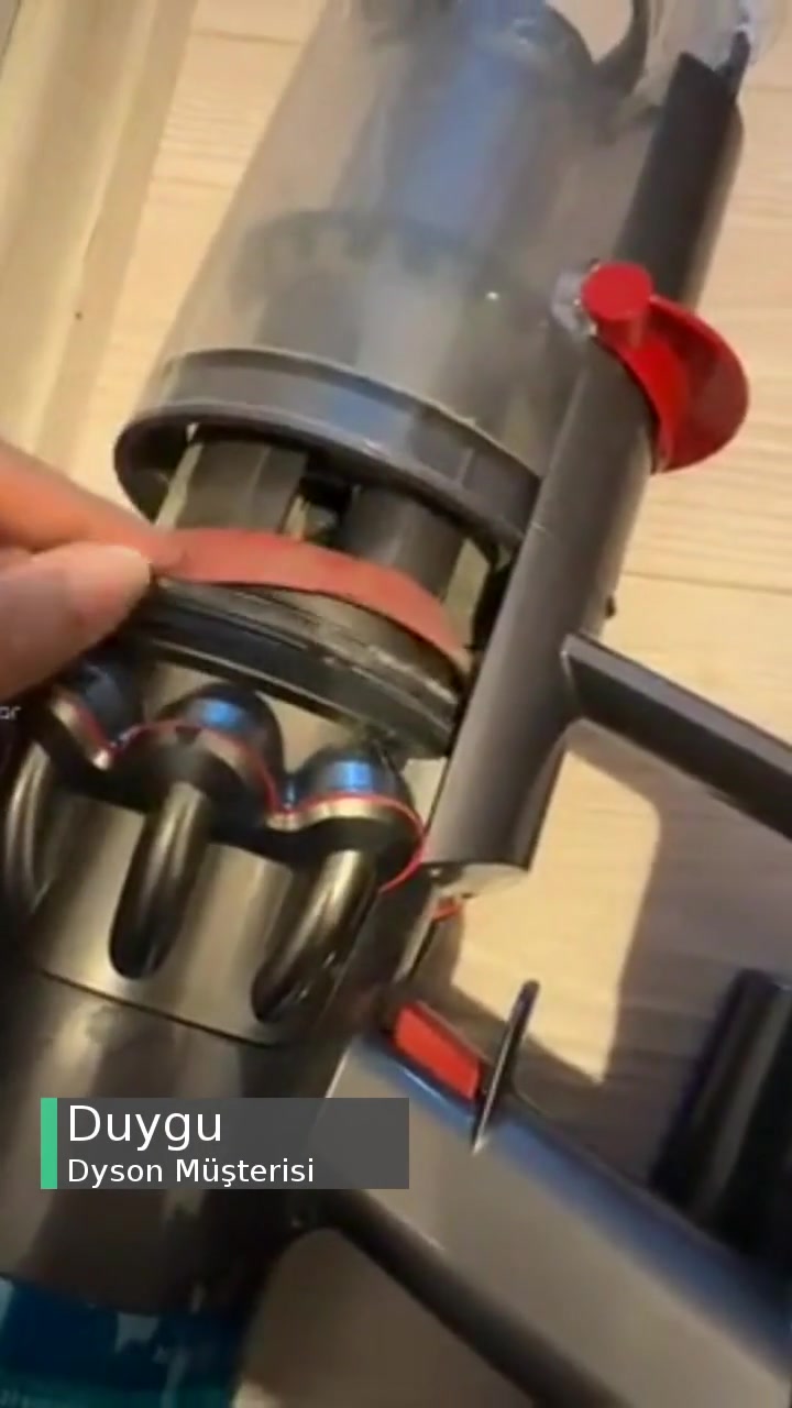 Dyson Süpürge Kırmızı Lastiği Çıktı! videonun kapak resmi