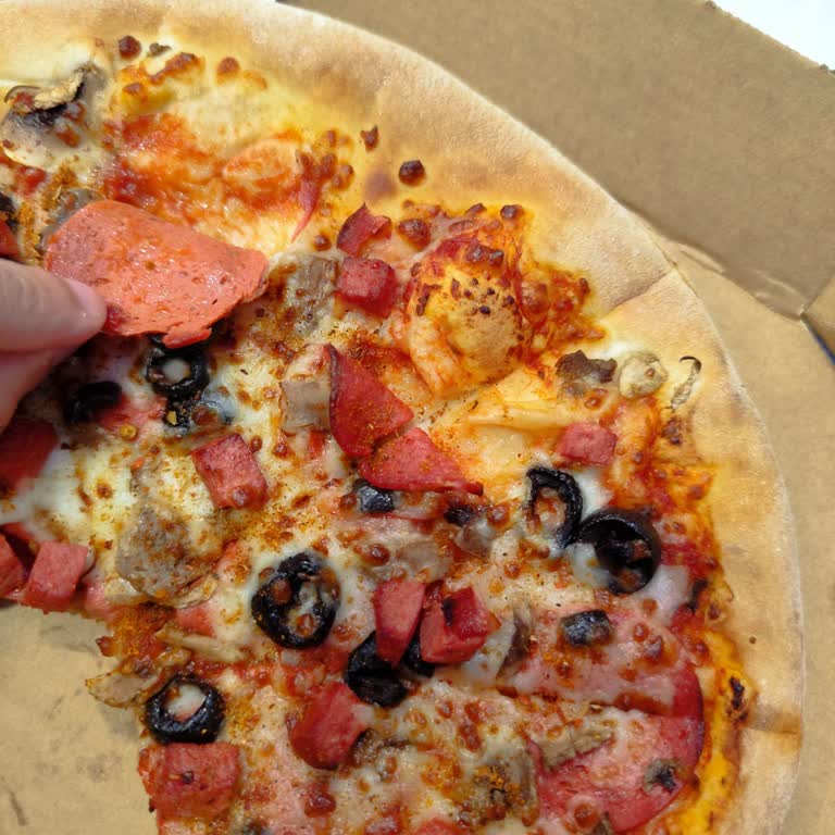 Salam İstemedim, Pizzada Çıktı, Notum Görmezden Gelindi Ve Destek Bulamıyorum