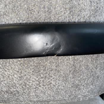 Defolu Sandalye Teslimi Sonrası Hayal Kırıklığı Ve Çözüm Talebi