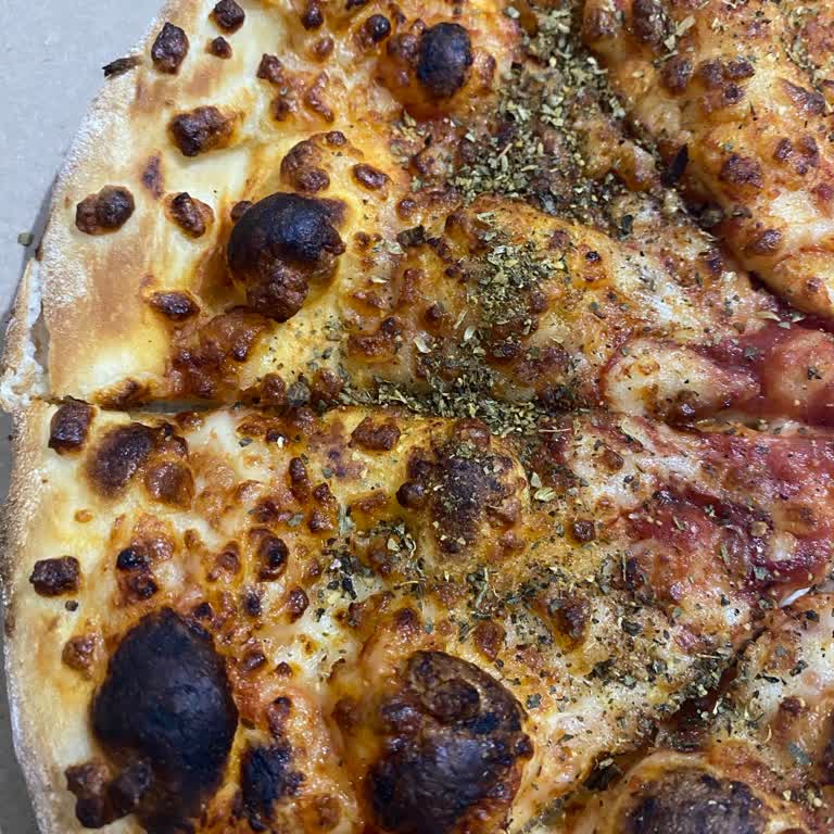 Sbarro Pizza Tadı Yok Ve İade Talebi