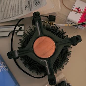 Gelen OEM Sisteminde Hasarlı İşlemci Kutusu Ve Eksik Termal Macun