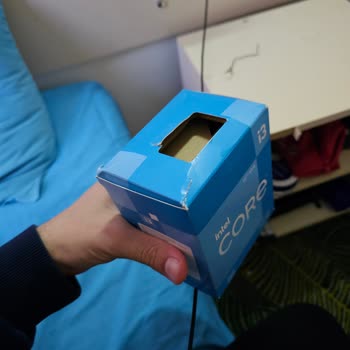 Gelen OEM Sisteminde Hasarlı İşlemci Kutusu Ve Eksik Termal Macun