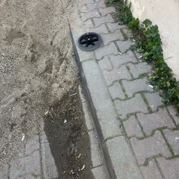 Sağ Arka Tekerlek Sürekli Çıkıyor, Kullanıcı Hatası İddiası Ve Ücretsiz Değişim Talebi