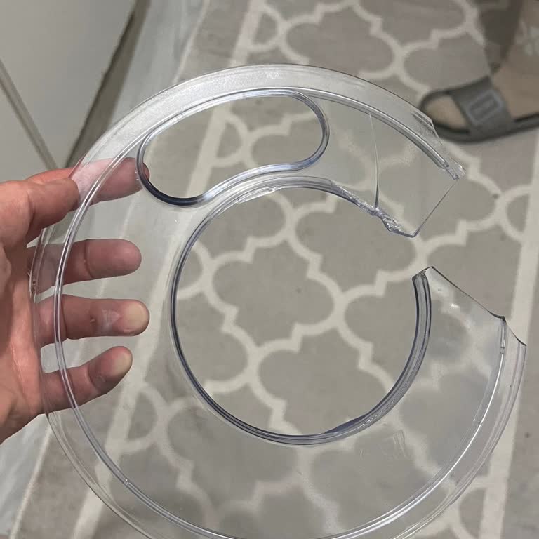 Schafer Hamur Yoğurma Makinesinin Kırık Kapağı Ve Çözüm Beklentisi