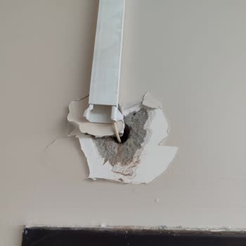 Turkcell’in İzinsiz Kablo Net Çalışması Bina Ortak Alanlarına Zarar Verdi