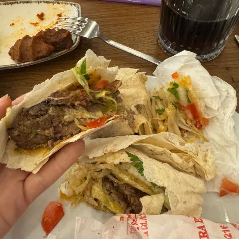 Adana Dürümde Et Eksik, Sadece Salata