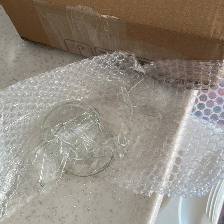 Kırık Kavanoz Ve Cevapsız Müşteri Hizmetleri