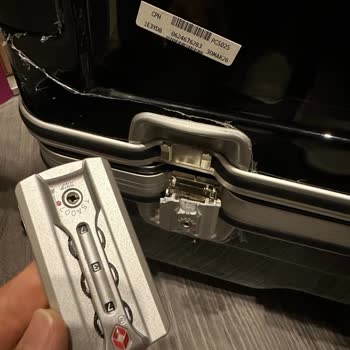 Pegasus Havayolları'nda Kırık Valiz Ve Yetersiz İletişim