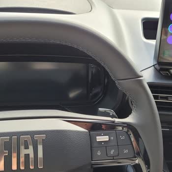 Fiat Seyir Halinde Ekran Kararması ve Çözülmeyen Servis Sorunları