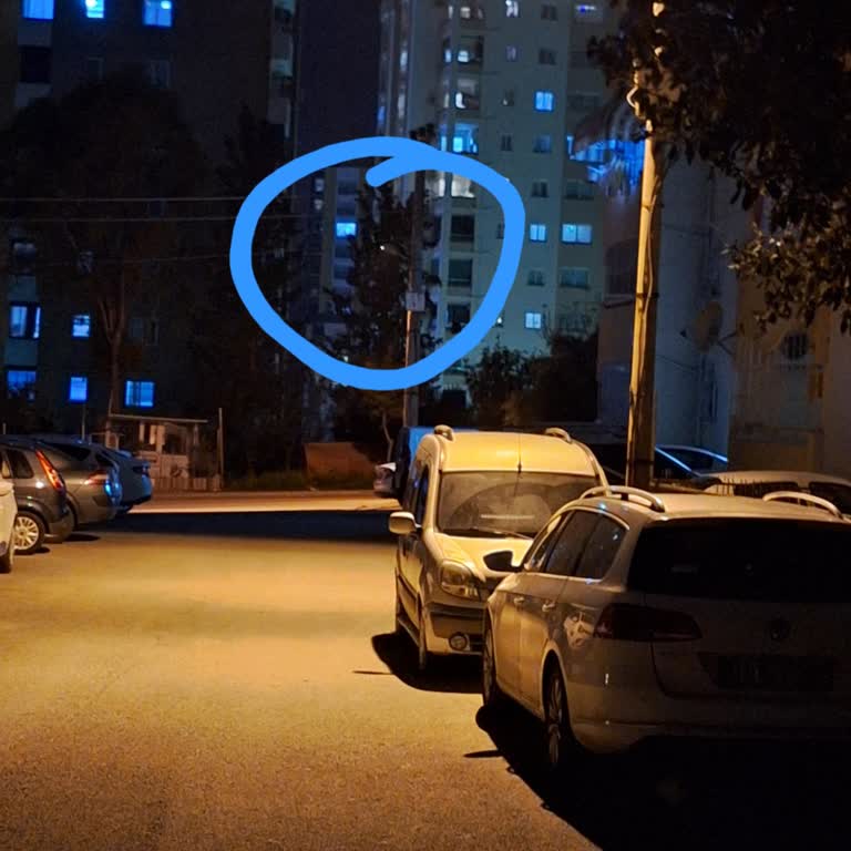 Enerjisa Toroslar Perakende Apartman Girişimin Önündeki Lamba Çalışmıyor