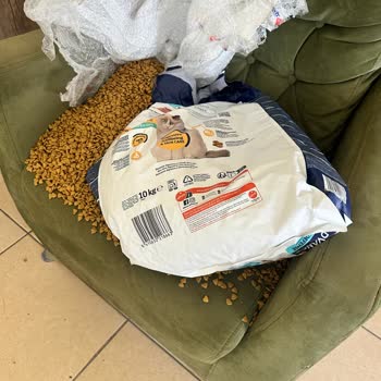 Hasarlı Ve Eksik Kedi Maması, İdefix Müşteri Hizmetlerinden Cevap Bekliyor