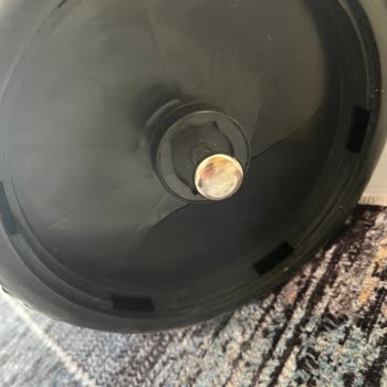 Kırık Gelen Oyuncak Araba İçin Uzayan İnceleme Ve Geciken İade