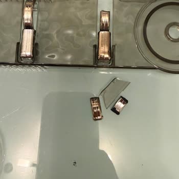 Kırık Askılık Ürünü İçin Hızlı İade Ve Para İadesi Talebi