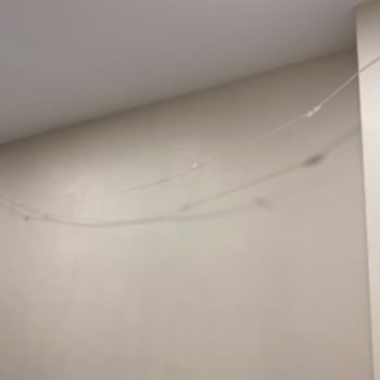 Fiber Kablolarının Çamaşır İpi Gibi Bırakılması Görüntü Kirliliği Ve Güvenlik Riski