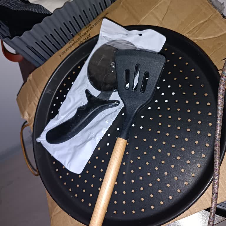 Yanlış Teslim Edilen Cam Sprey Yağlık İçin Hızlı Çözüm Ve Teslim Talebi