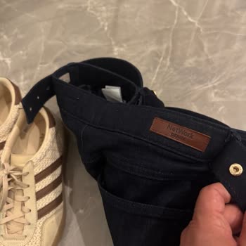 Satın Aldığım Kot Pantolonun Boyası Ayakkabımı Boyadı