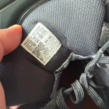 Van AVM In Street Mağazasındaki Spor Ayakkabının Erken Aşırı Yıpranması Ve Değişim Talebi