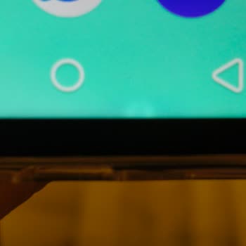 A101 Online’da Aldığım Telefon Ekranında Beyaz Leke Değişim Talebi