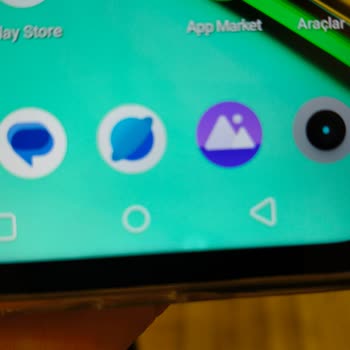 A101 Online’da Aldığım Telefon Ekranında Beyaz Leke Değişim Talebi