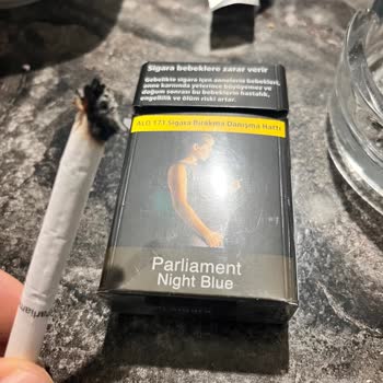 Parliament Night Blue Sigarasında Tütün Dışı Maddeler Çıkıyor