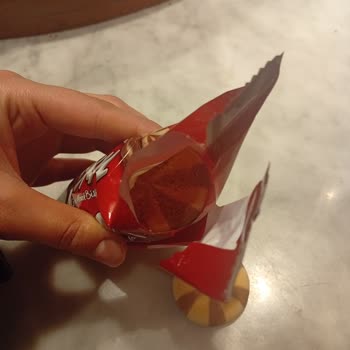 Eti Tutku Bisküvi Paketi İçinde Rengi Farklı Küçük Bisküvi Sorunu