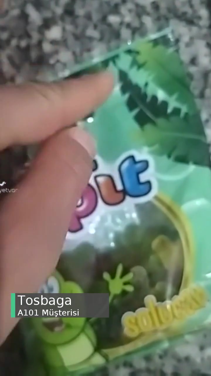 A101 YUmuşak Şekerin İçerisinden Saç Çıkması videonun kapak resmi