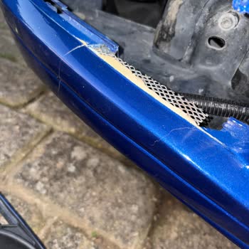 Ön Tampon Çatlağı Ve Eksik Aksesuarlar İçin İndirim Ve Tam Teslim Talebi