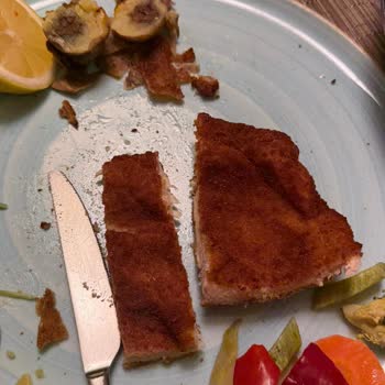 Menüyle Uymayan Oda Servisi, Bozulmuş Yemekler, Lounge Eksikliği Ve Teras Temizliğinde Aşağı Düzey