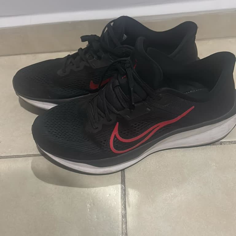 Ayakkabının Yürürken Çıktığı Kurbağa Gibi Ses Sorunu