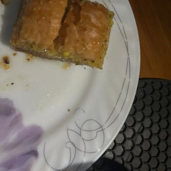 Baklavadaki Kıl Sorunu Ve Yorum Engellemesi