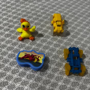 Kinder Sürpriz Yumurtalarında Tekrarlanan Ve Kalitesiz Oyuncaklar