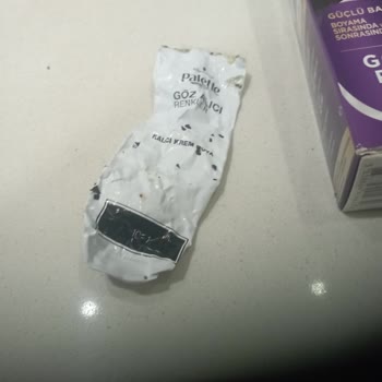 Saç Boyası Kutusu Yanıltıcı, Müşteri Hizmetleri Sorumluluğu Üzerime Atıyor