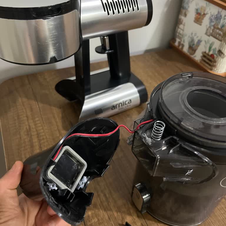 Arnica Solara Süpürge Borusu 2 Yıl Sonra Kırıldı, Garanti Kapsamında Ücretsiz Onarım Talebi