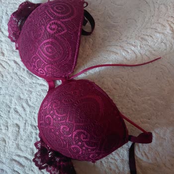 İlk Yıkamada Defolu Çıkan Sütyen İçin Değişim Talebi