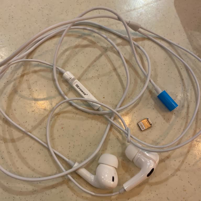 Apple Kulaklık Şarj Girişi Bir Gün İçinde Kırıldı, Değişim Ya Da İade Talep Ediyorum