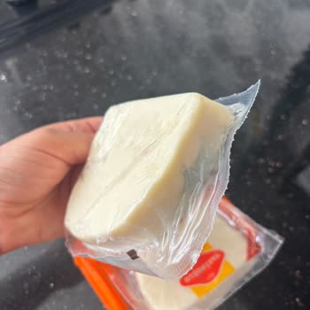 Açılmamış Ambalajda Küflü Peynir: Gıda Güvenliği Endişesi