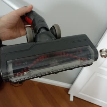 Aşırı Isınma Ve Parça Sökülmesi Sorunlu Süpürge Servis Tarafından Onarılmadan Geri Gönderildi