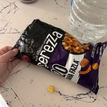 Çerezza Paketi İçinde Ölü Sinek: Gıda Güvenliği Ve Geri Çağrı Talebi