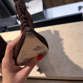 Divarese Su Aldıktan Şişen Ve Delik Açan Ayakkabıda Değişim Reddi Ve Tamirat Sonrası Kalitesiz Ürün