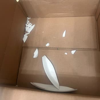 Kırık Tabaklar Ve Satıcıdan Cevapsızlık