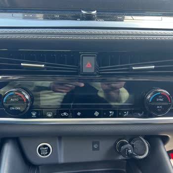 Garanti Kapsamındaki Orta Konsol Klima Menfezlerinin Tek Taraflı Kırılması Ve Servisin Reddi